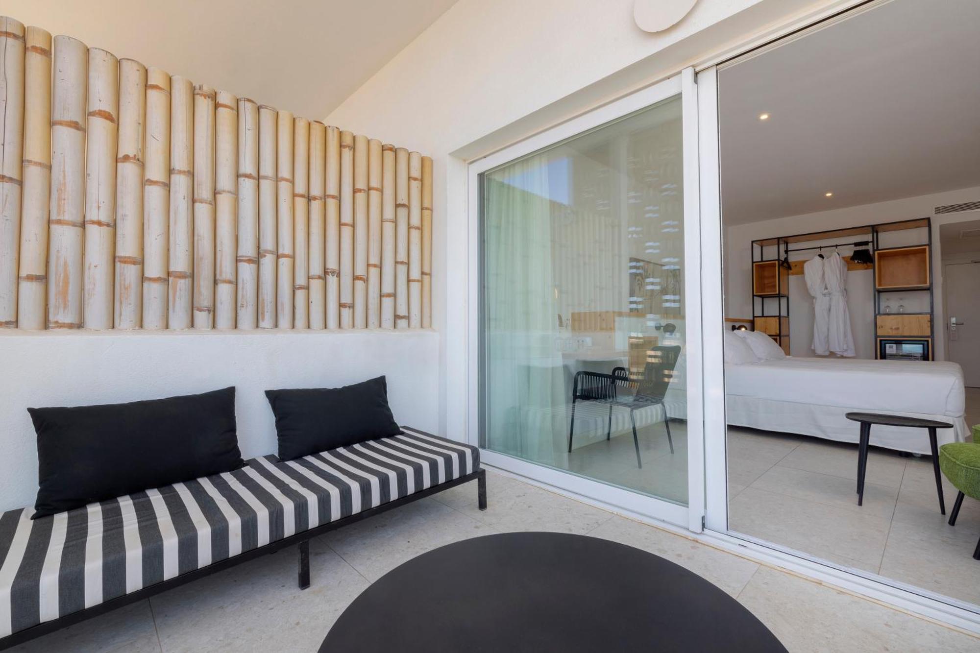 Hm Ayron Park - Adults Only Hotel Playa de Palma  Ngoại thất bức ảnh A sliding door