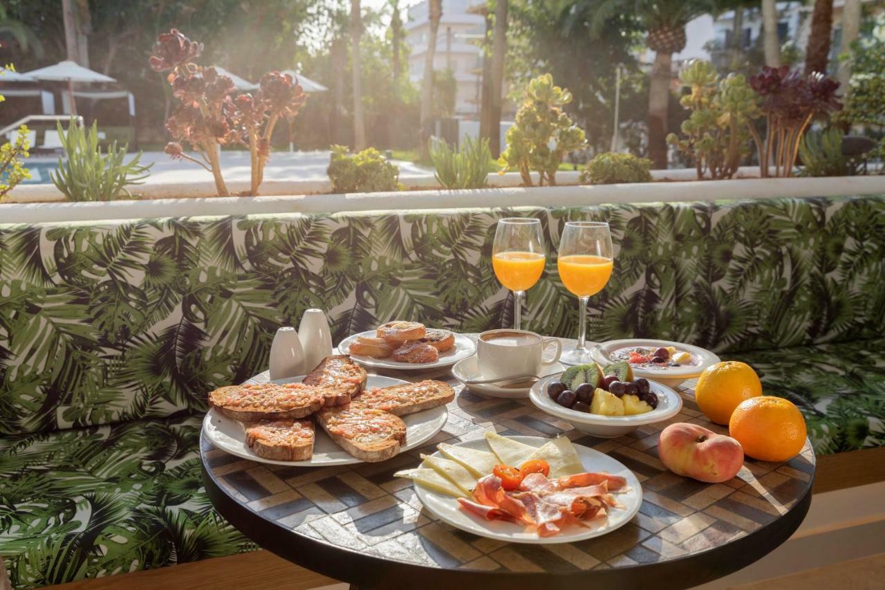 Hm Ayron Park - Adults Only Hotel Playa de Palma  Ngoại thất bức ảnh A typical breakfast