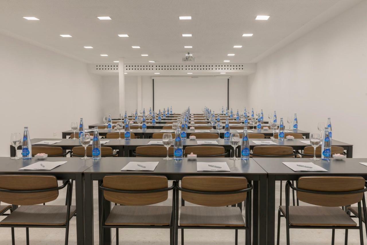 Hm Ayron Park - Adults Only Hotel Playa de Palma  Ngoại thất bức ảnh A classroom at the University of Macau